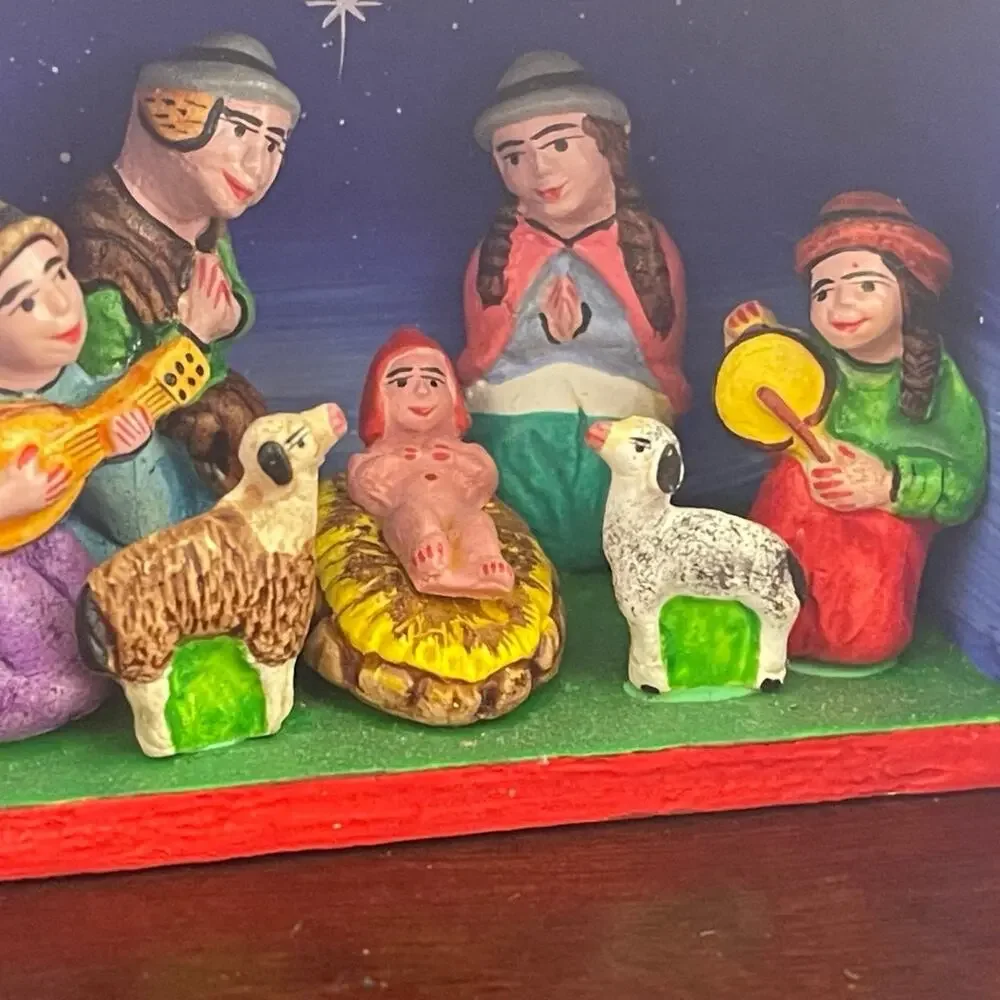 Vintage folk art nativity scene retalbo Peru